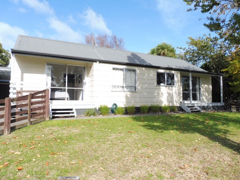 29 Escort Grove, Awapuni, Palmerston North - Carousel 16
