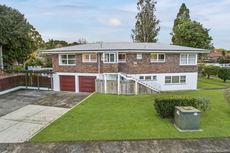 1 Bushlands Place, Opaheke, Papakura - Carousel 1
