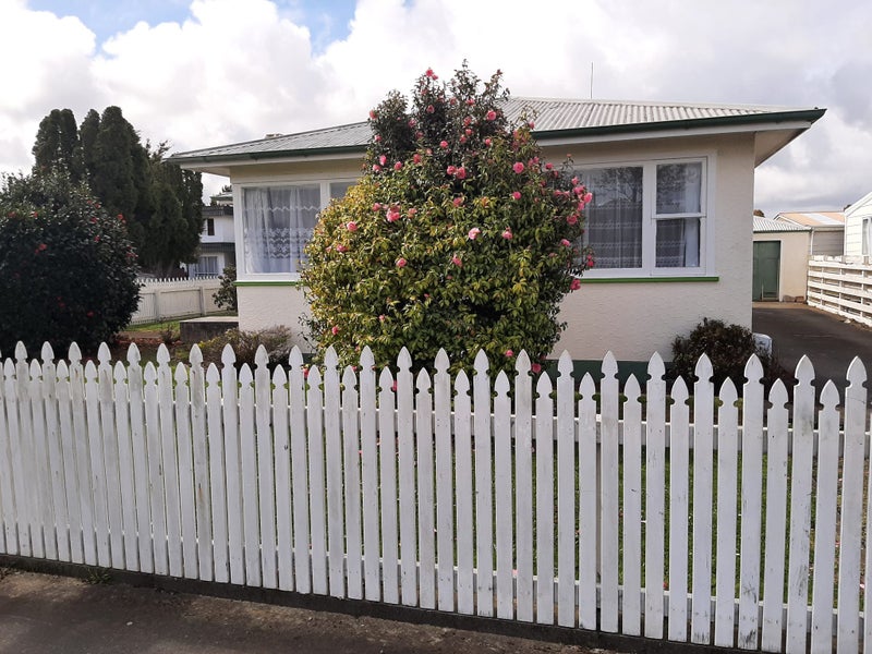 15 Brett Place, Takaro, Palmerston North - Carousel 23