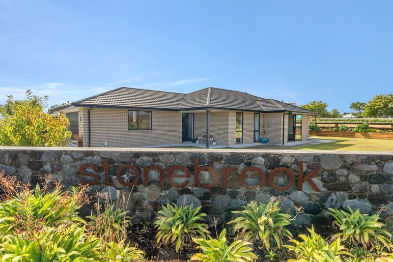 2 Atutahi Street, Hurdon, New Plymouth - Carousel 2