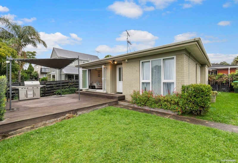 7 Imogene Way, Half Moon Bay, Auckland - Carousel 1