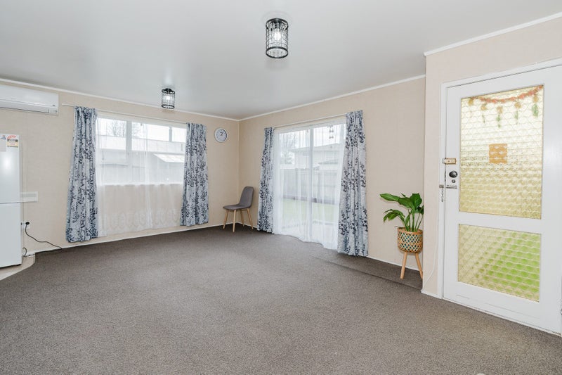 22A Leslie Place, Deanwell, Hamilton - Carousel 2