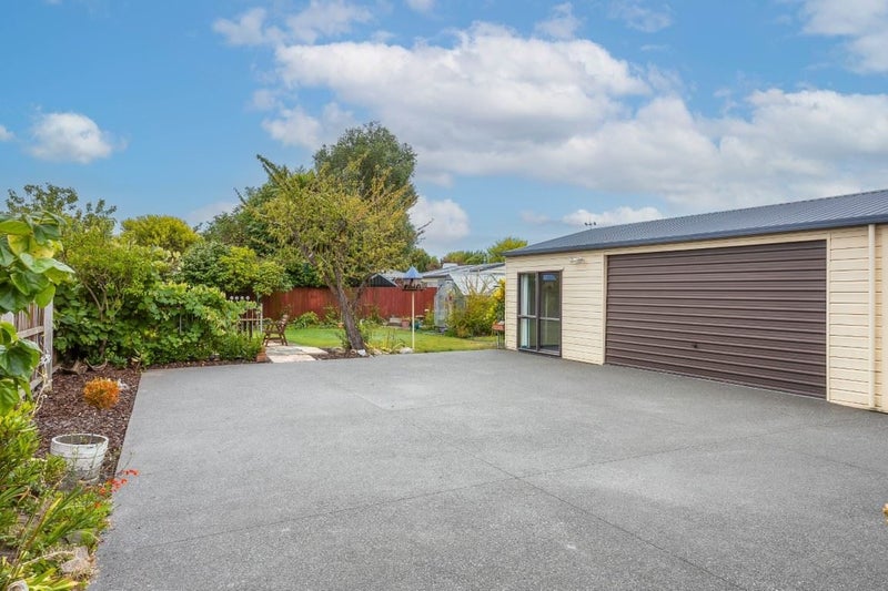 10 Glenmore Avenue, Casebrook, Christchurch - Carousel 2