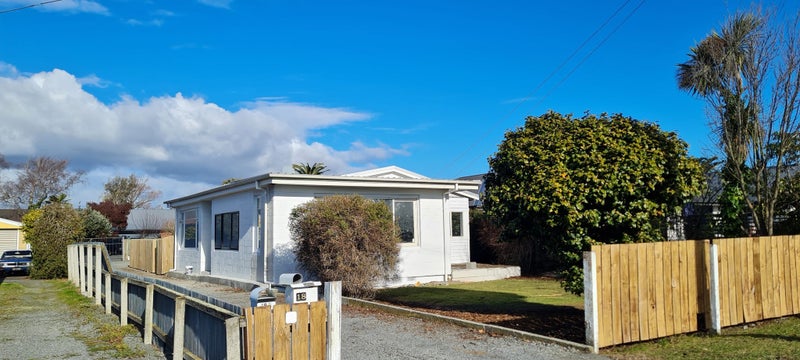 1/18A Sylvia Street, Parklands, Christchurch - Carousel 1