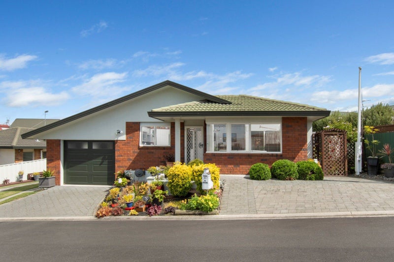 21 Racecourse Way, Gate Pa, Tauranga - Carousel 1