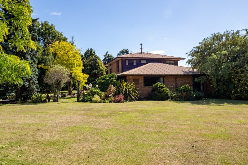 77 Beach Road East, Elgin, Ashburton - Carousel 1