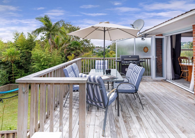 2/44 Judkins Crescent, Cockle Bay, Auckland - Carousel 1