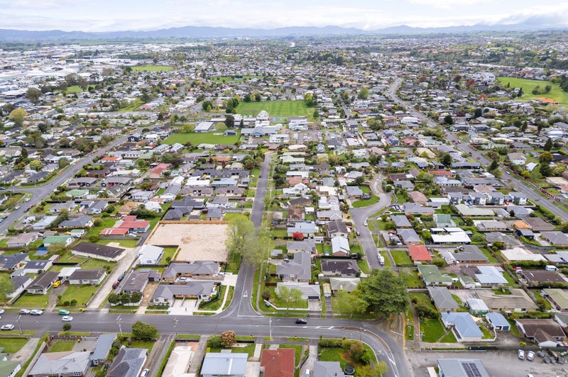 11 Hilton Road, St Andrews, Hamilton - Carousel 20