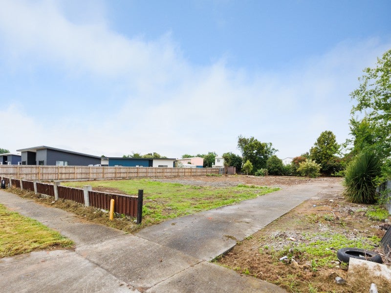 94 Botanical Road, Takaro, Palmerston North - Carousel 1