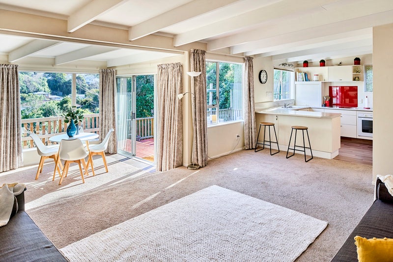 5 Robert Street, Newlands, Wellington - Carousel 1