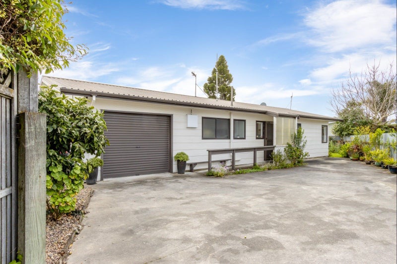 24A PEDDIE STREET, TARADALE, NAPIER - Carousel 19
