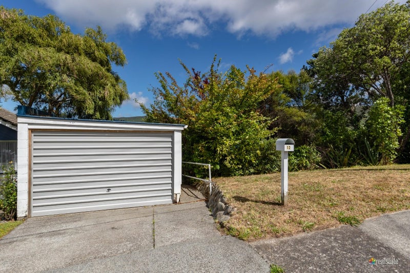 12 Castle Crescent, Stokes Valley, Lower Hutt - Carousel 17