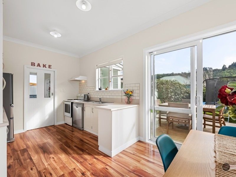 15 Pearce Crescent, Taita, Lower Hutt - Carousel 2