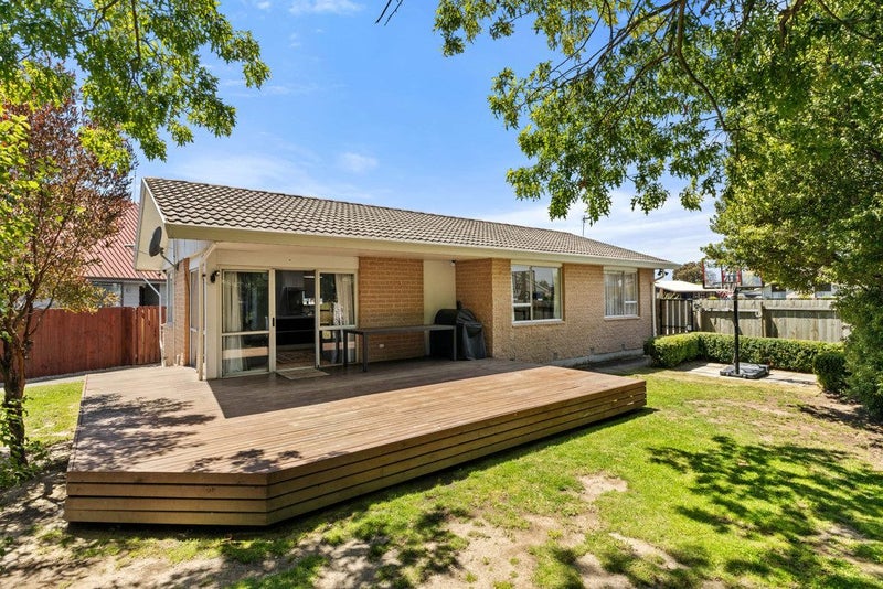 2 Magenta Place, Broomfield, Christchurch - Carousel 1