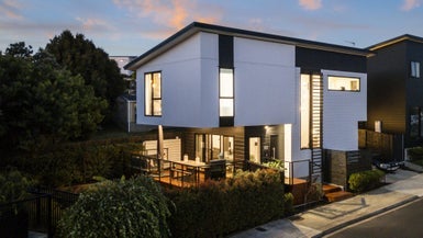 6 Reg Pearce Way, Glen Innes, Auckland - Carousel 1