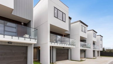 789F East Coast Road, Northcross, Auckland - Carousel 1