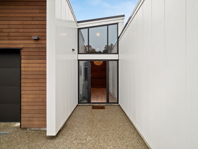 9 Craigellachie Lane, Kenmure, Dunedin - Carousel 2