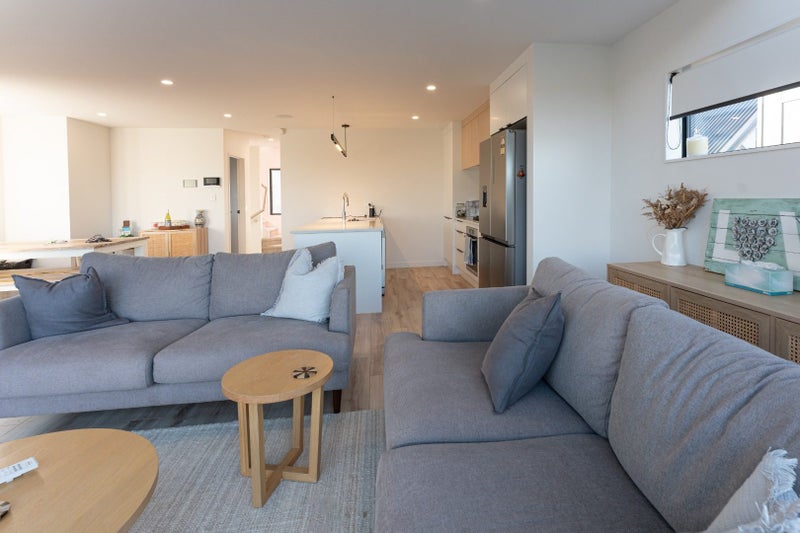 10/8 Orne Street, Torbay, Auckland - Carousel 2