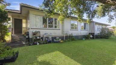 1B Tipene Place, Meadowbank, Auckland - Carousel 1