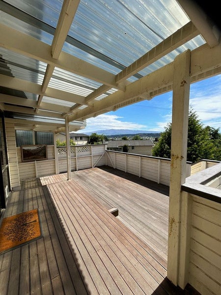 27 The Half Mile, Bridge Hill, Alexandra - Carousel 9