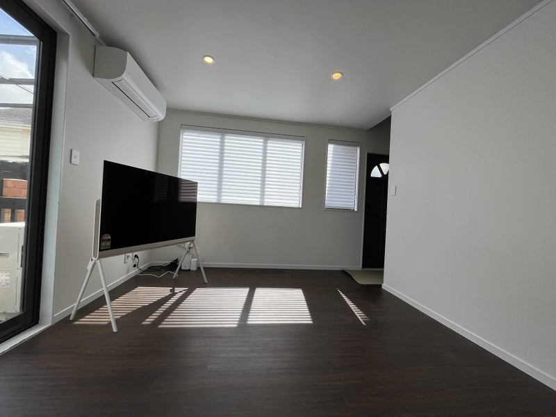 30 Benchmark Drive, Massey, Auckland - Carousel 2