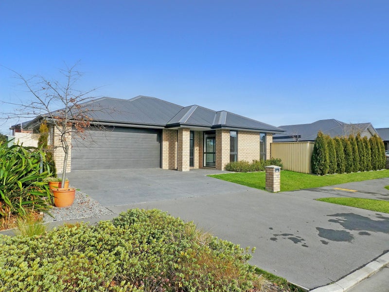 20 Josephine Crescent, Aidanfield, Christchurch - Carousel 1