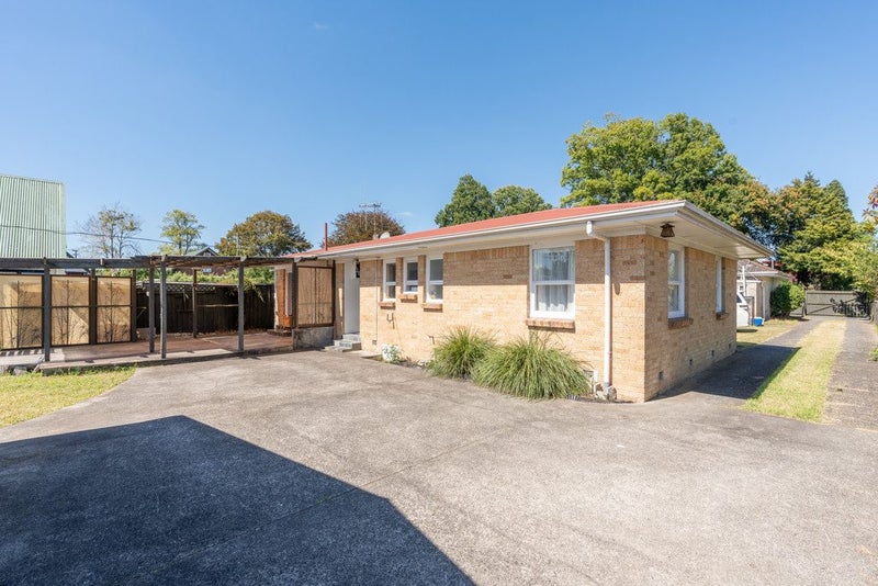 17 James Street, Hamilton East, Hamilton - Carousel 2