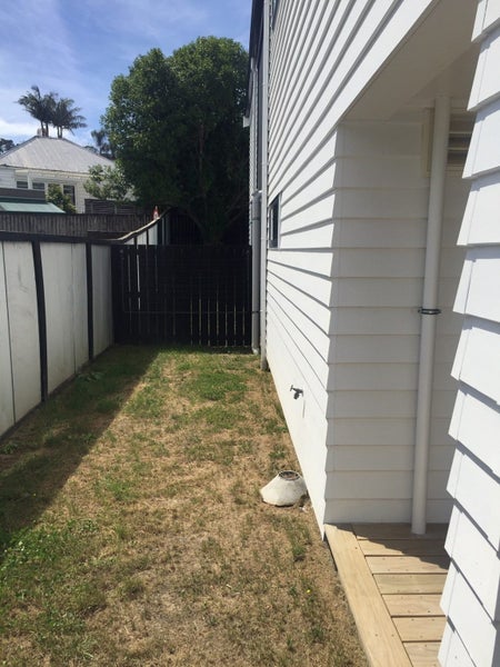 1/854 Mount Eden Road, Three Kings, Auckland - Carousel 2