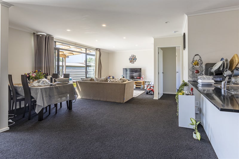 46 Exeter Crescent, Takaro, Palmerston North - Carousel 2