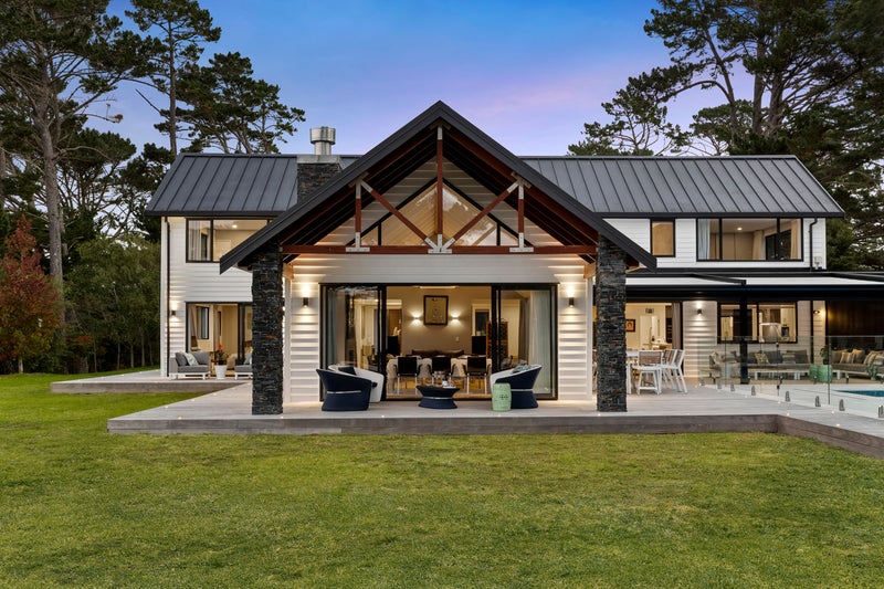 16 Collings Drive, Lucas Heights, Auckland - Carousel 2