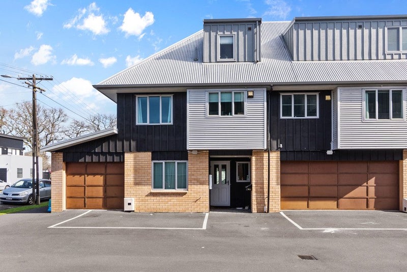 41D Cook Street, Hamilton East, Hamilton - Carousel 1