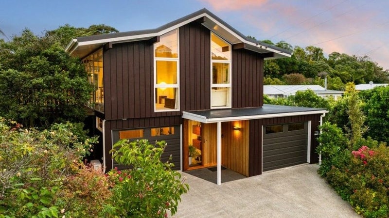 5 Christina Grove, Normandale, Lower Hutt - Carousel 1