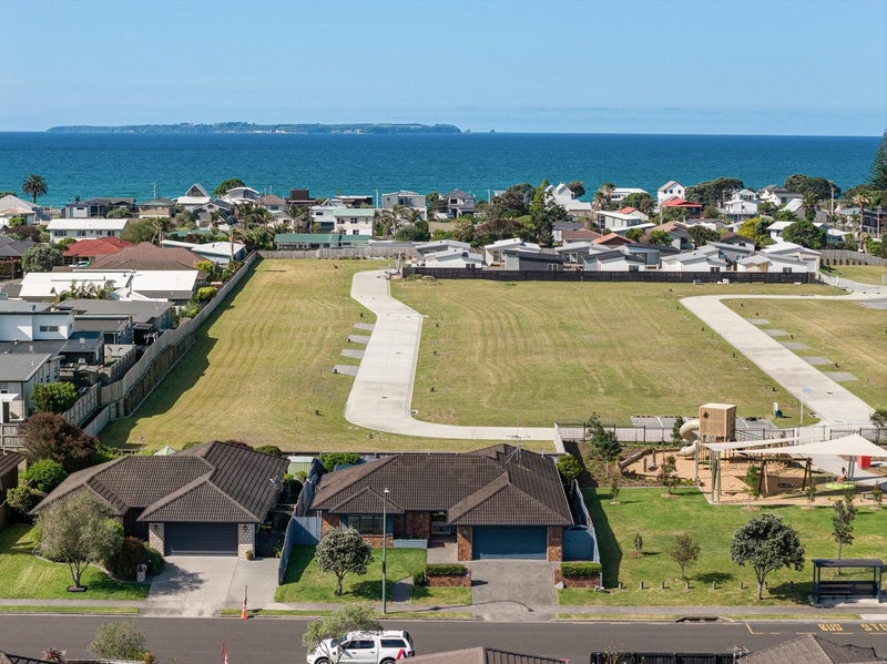175 Wairakei Avenue, Papamoa Beach, Papamoa - Carousel 2