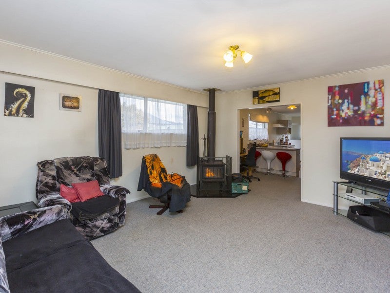 4/35 Ararino Street, Trentham, Upper Hutt - Carousel 2