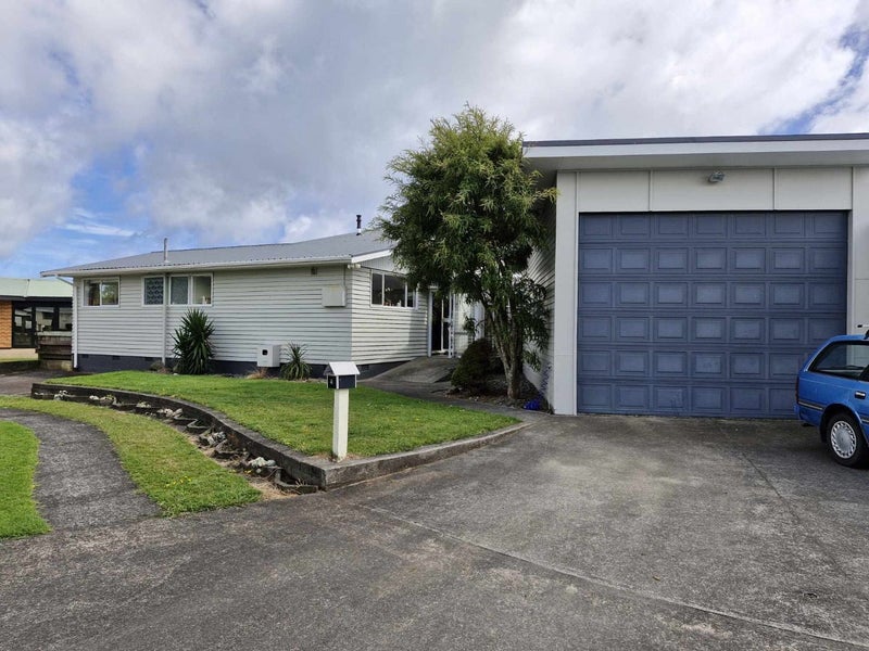 4 Norton Place, Spotswood, New Plymouth - Carousel 1