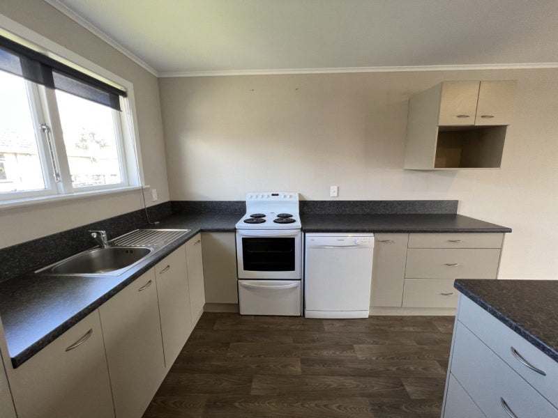 30 Botanical Road, Takaro, Palmerston North - Carousel 2