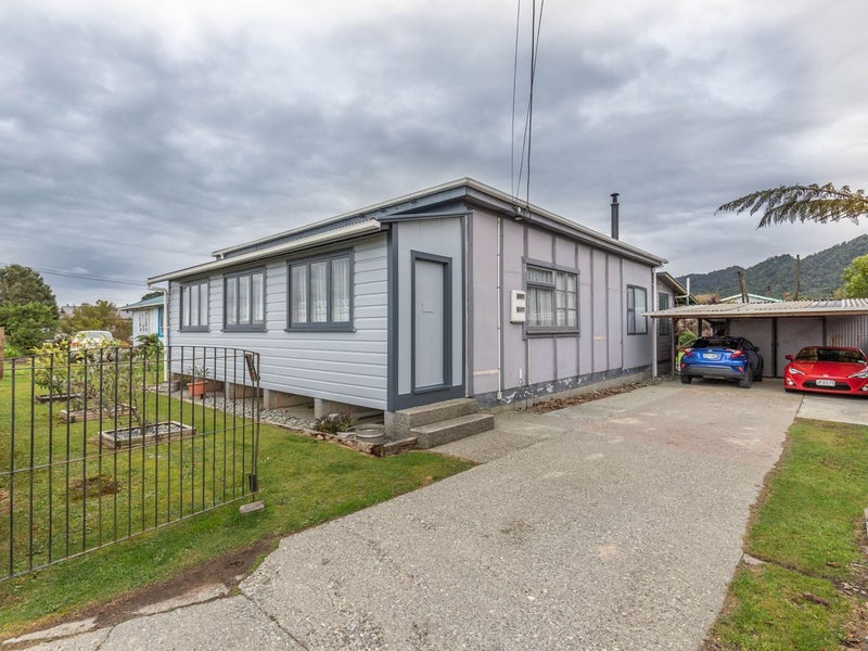 23 Nelson Quay, Cobden, Greymouth - Carousel 18