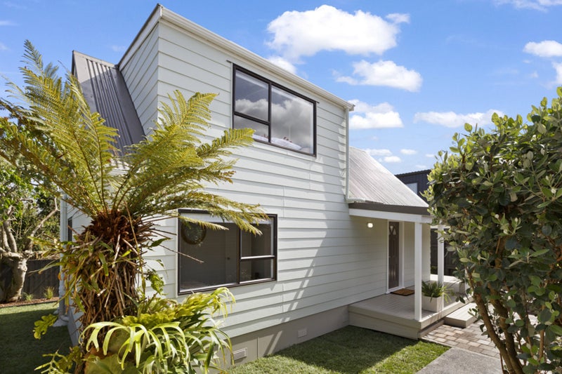 2/58 Hepburn Road, Glendene, Auckland - Carousel 1
