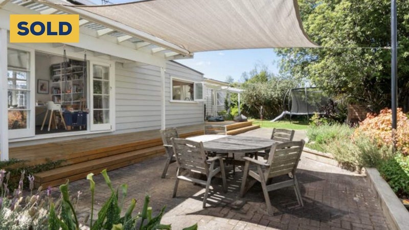 17 Knox Road, Swanson, Auckland - Carousel 1