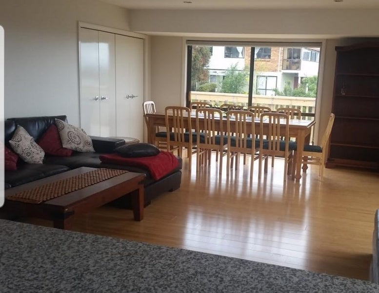 1/2 Pitlochry Place, Highland Park, Auckland - Carousel 2