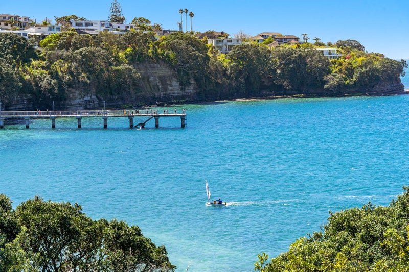 17 Bournemouth Terrace, Murrays Bay, Auckland - Carousel 2