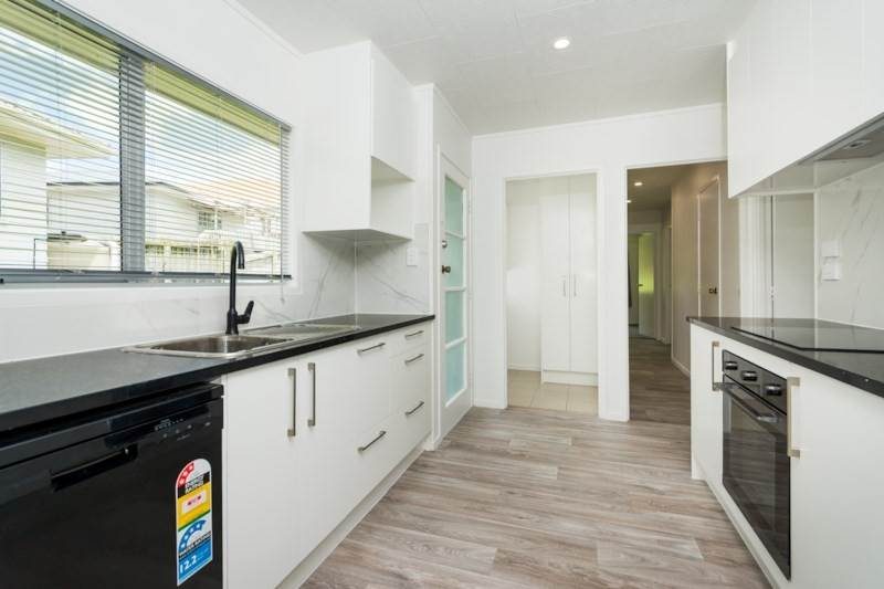 5 Santiago Crescent, Unsworth Heights, Auckland - Carousel 2