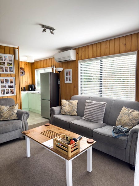 1 Cochrane Avenue, Arkles Bay, Whangaparaoa - Carousel 2