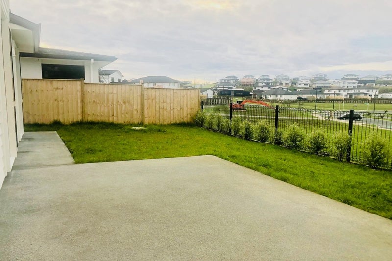 60 Colonial Drive, Silverdale, Silverdale - Carousel 19