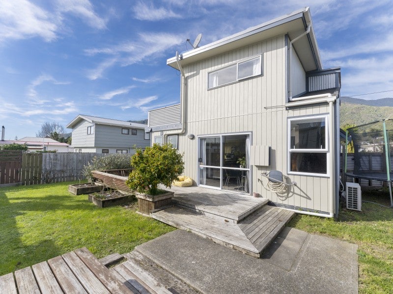 58 Beach Road, Waikawa, Picton - Carousel 1