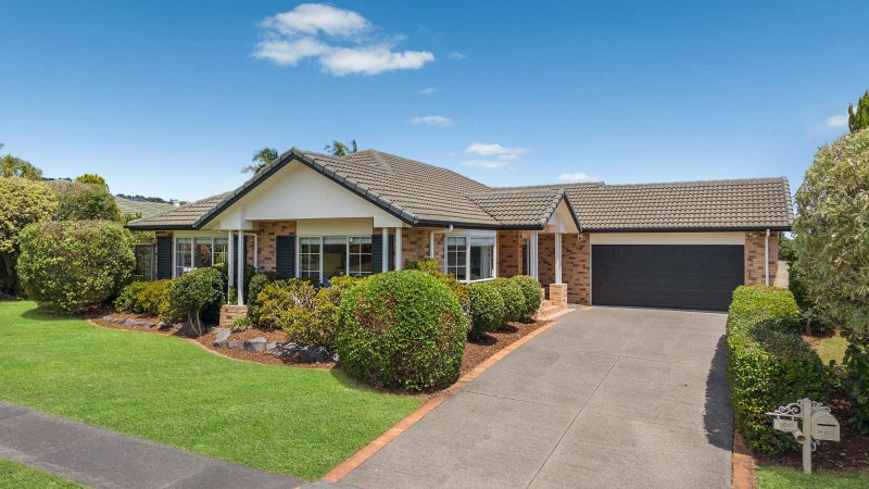 100 Kilkenny Drive, Dannemora, Auckland - Carousel 1