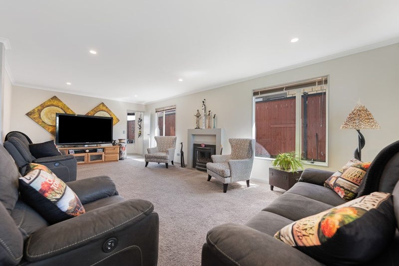 83 Wayne Francis Drive, Flat Bush, Auckland - Carousel 2