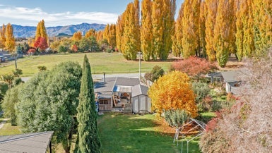 7 Kinnibeg Street, Albert Town, Wanaka - Carousel 1