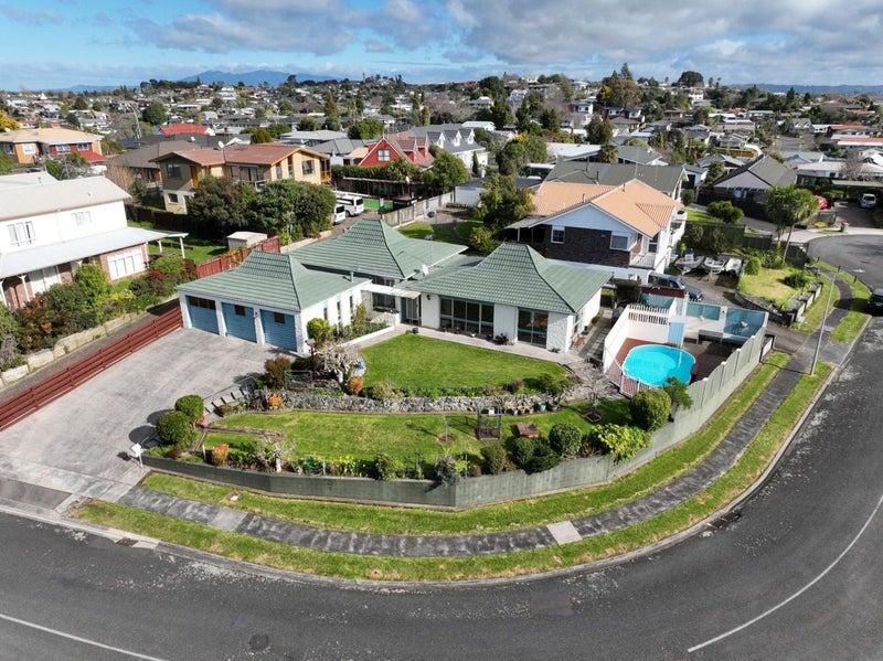 9 Leyton Place, Nawton, Hamilton - Carousel 2