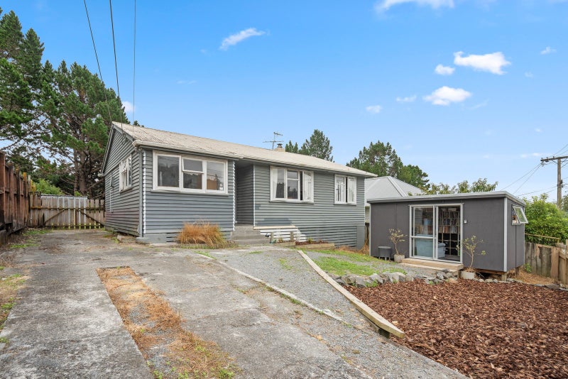 9 Amundsen Grove, Stokes Valley, Lower Hutt - Carousel 1